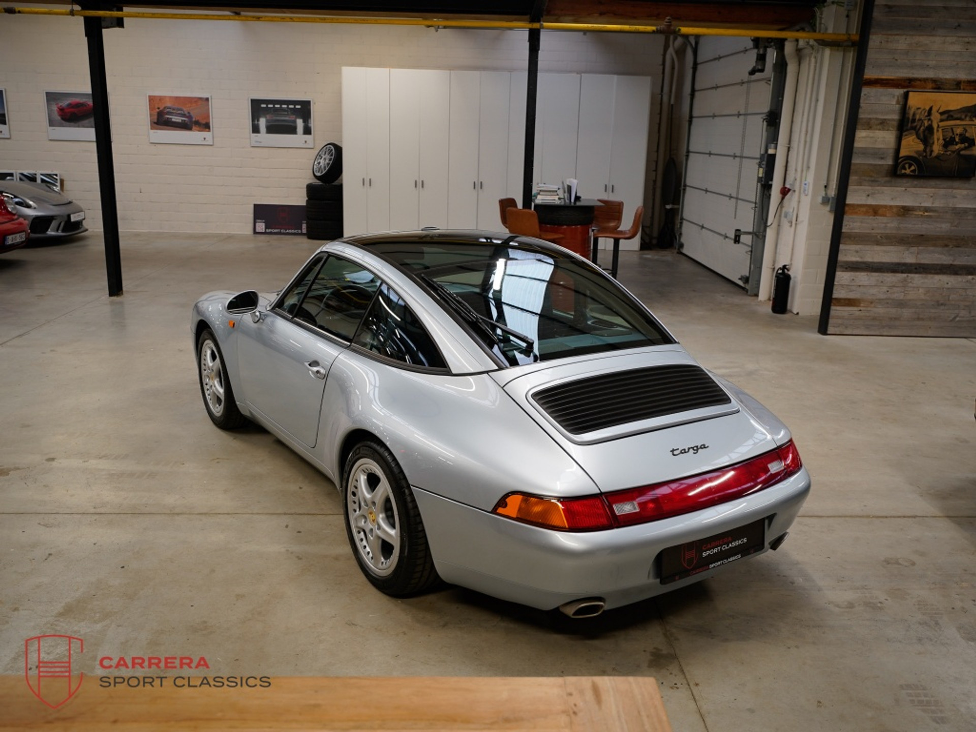 42025239-7.jpg