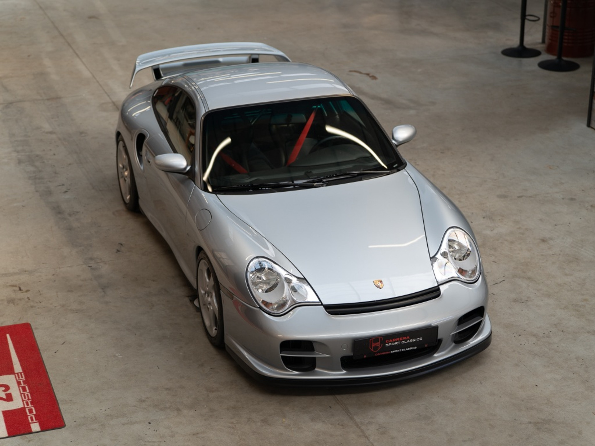 43510281-20.jpg