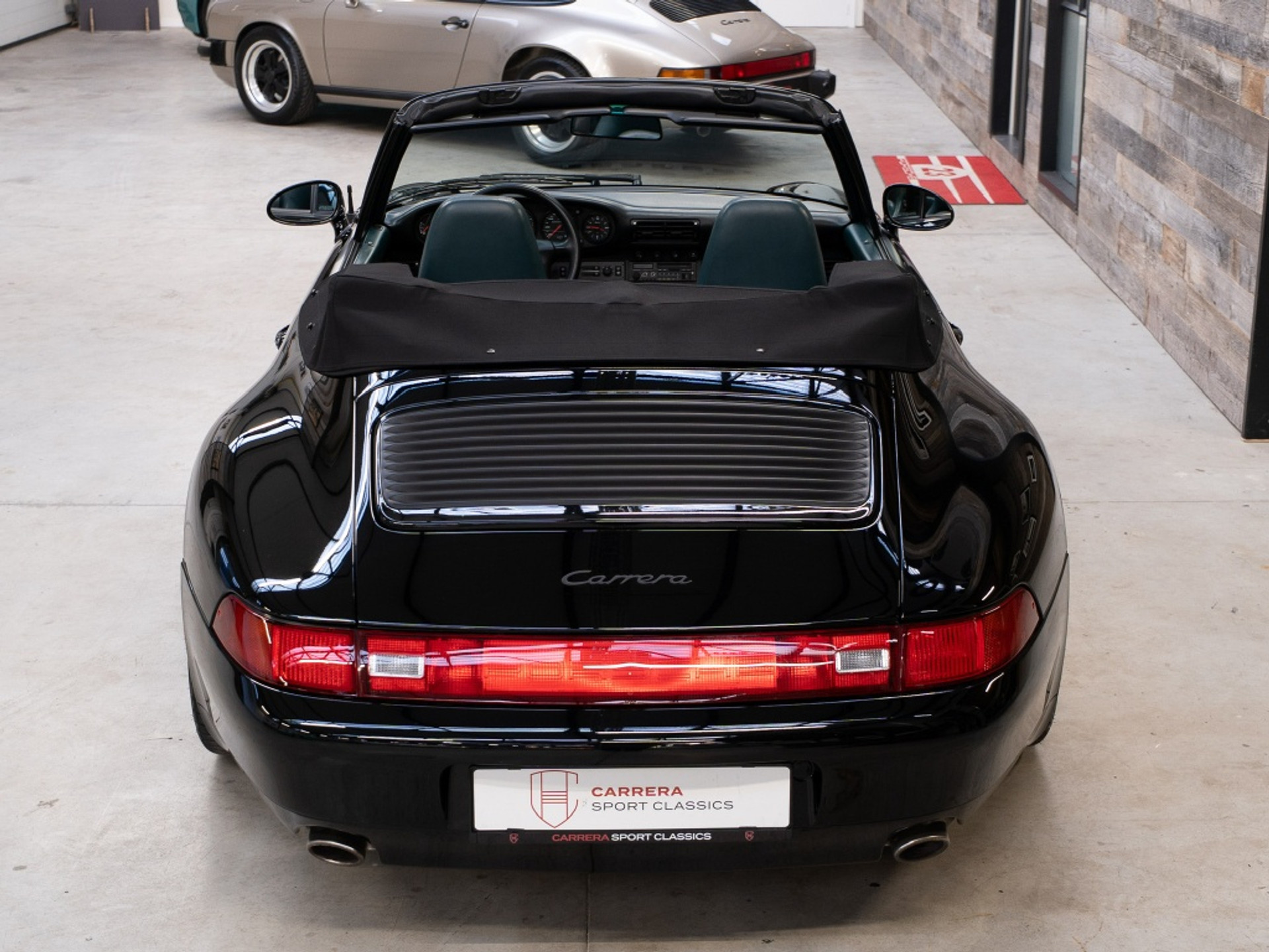 43577418-8.jpg