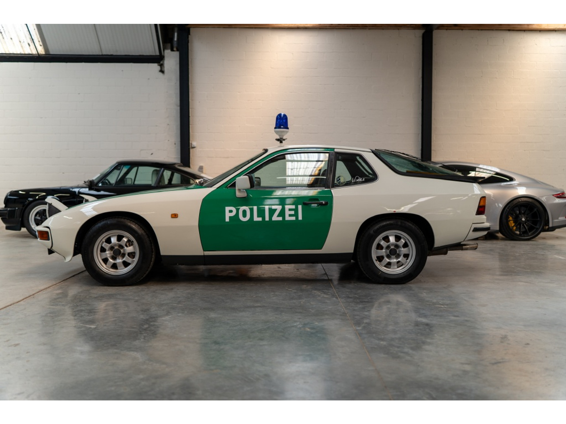 44519337-5.jpg