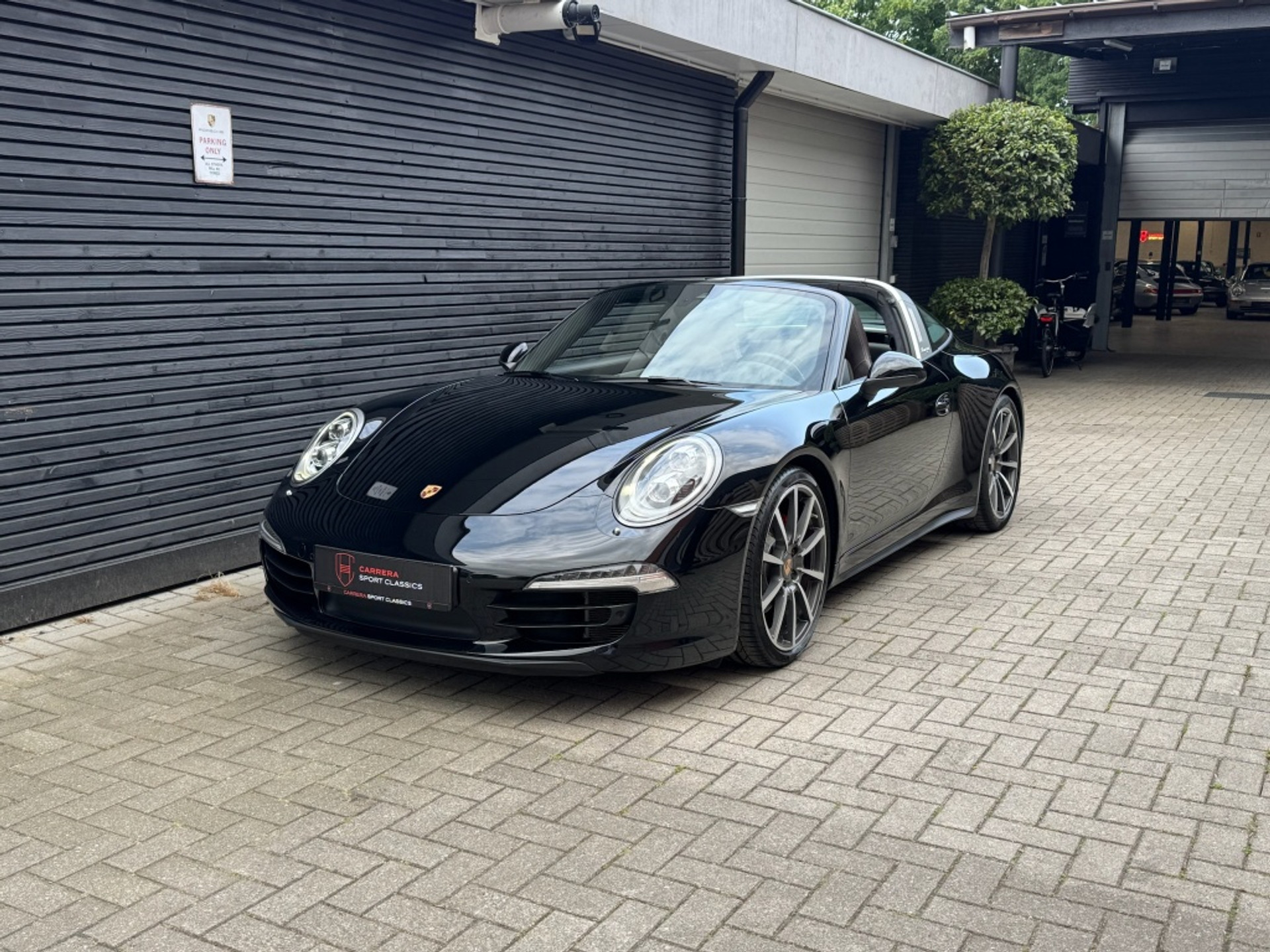 45393531-1.jpg