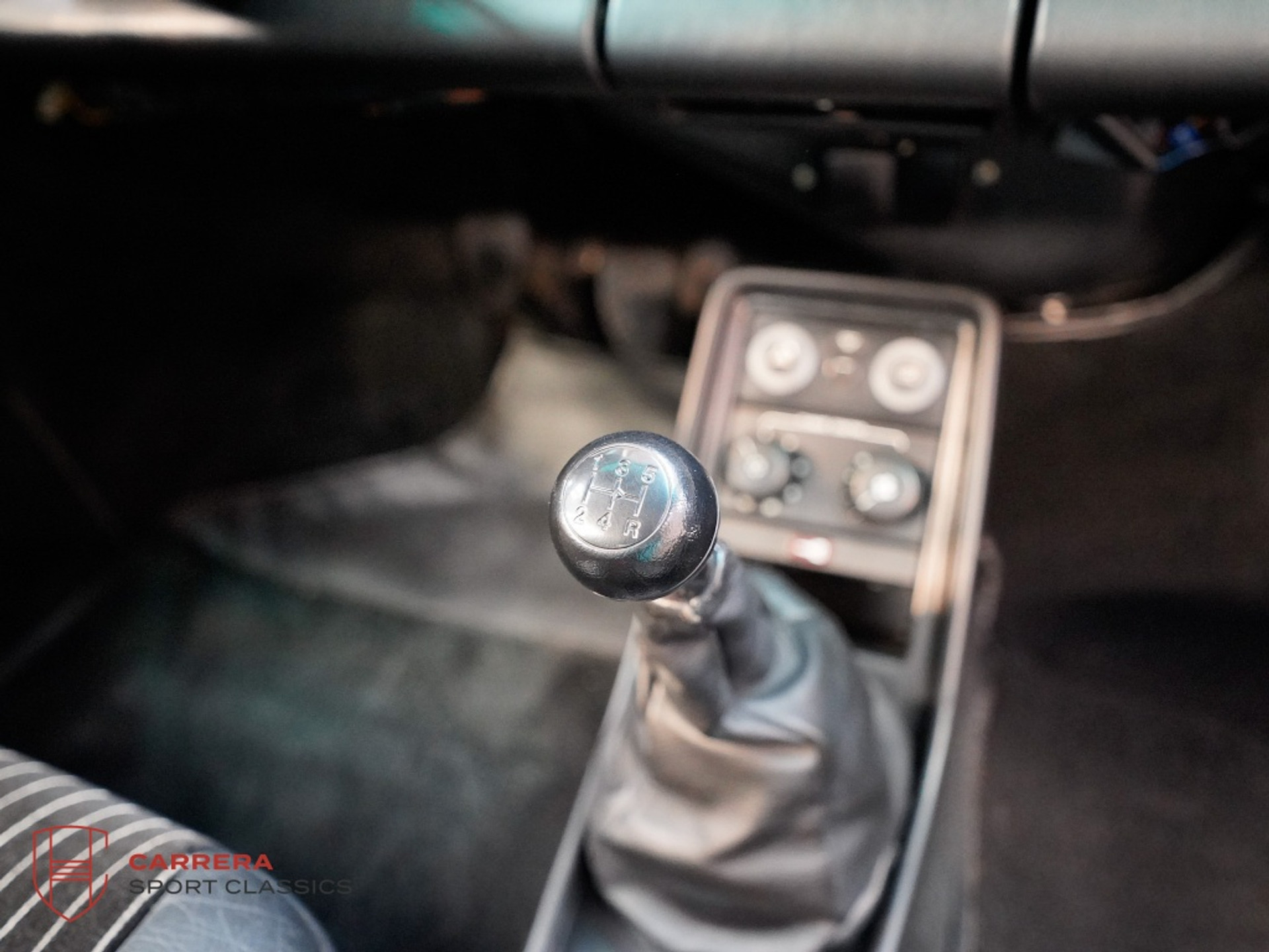 46498560-20.jpg