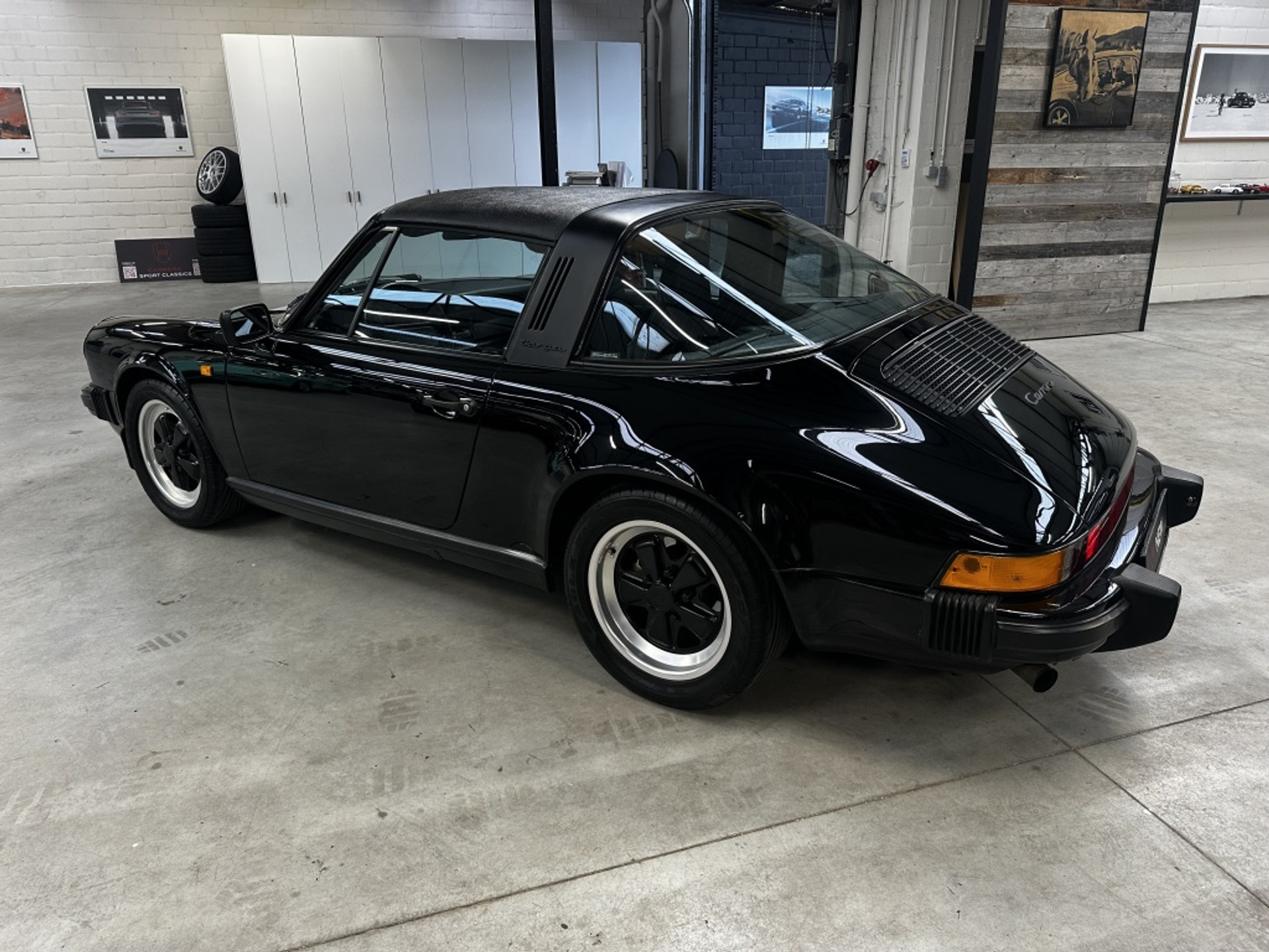 48076830-17.jpg
