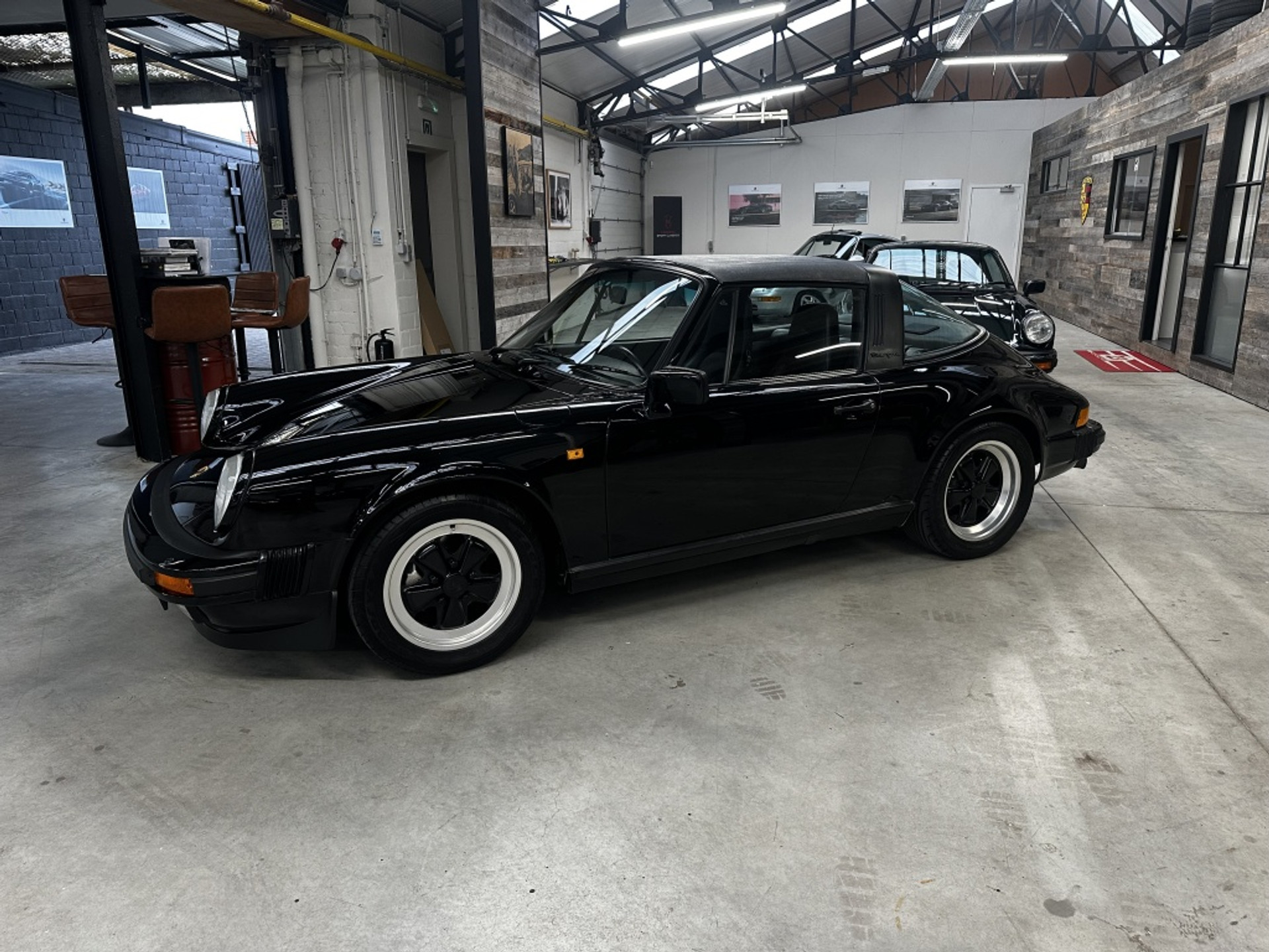 48076830-18.jpg