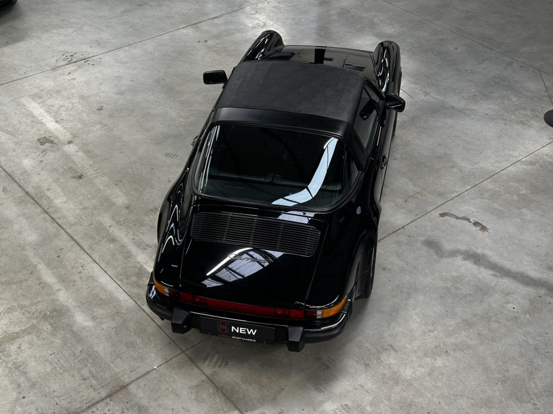 48076830-3.jpg