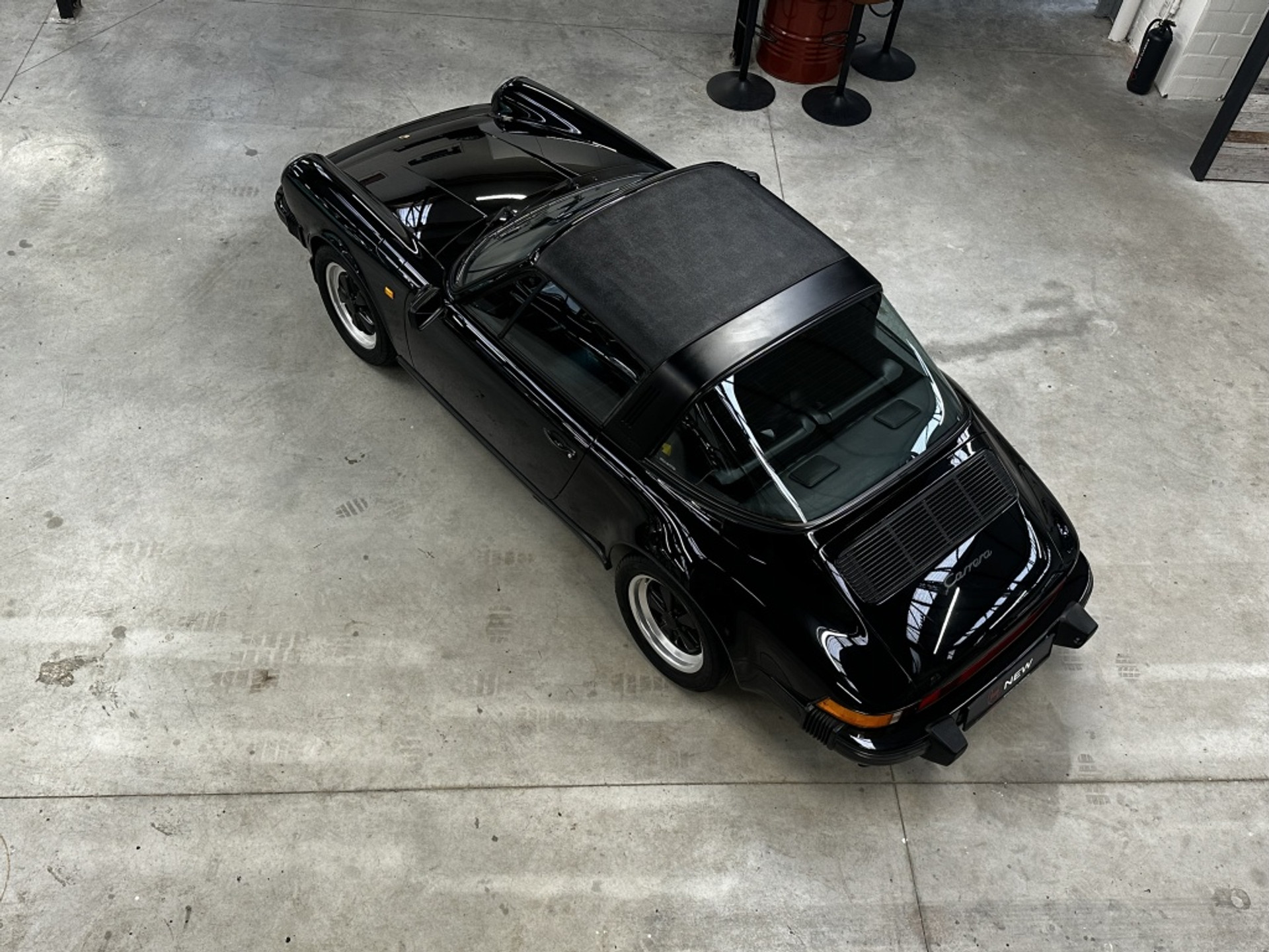 48076830-4.jpg