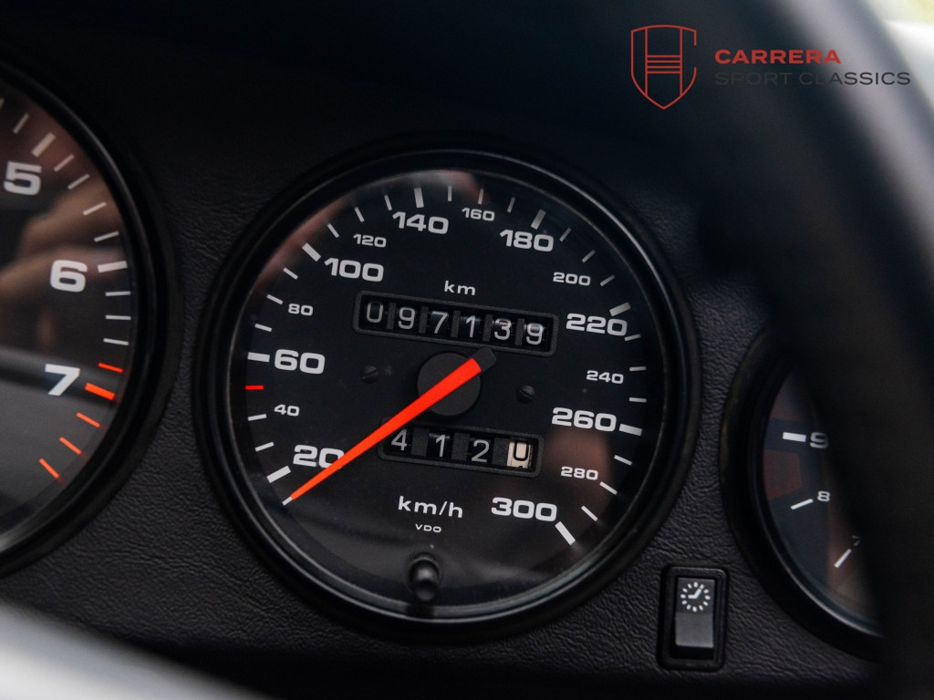 Porsche 911 Cabrio 993 C2 3.6 / Guards red / full history 3 owners 55213831-4.jpg | Carrera Sport Classics